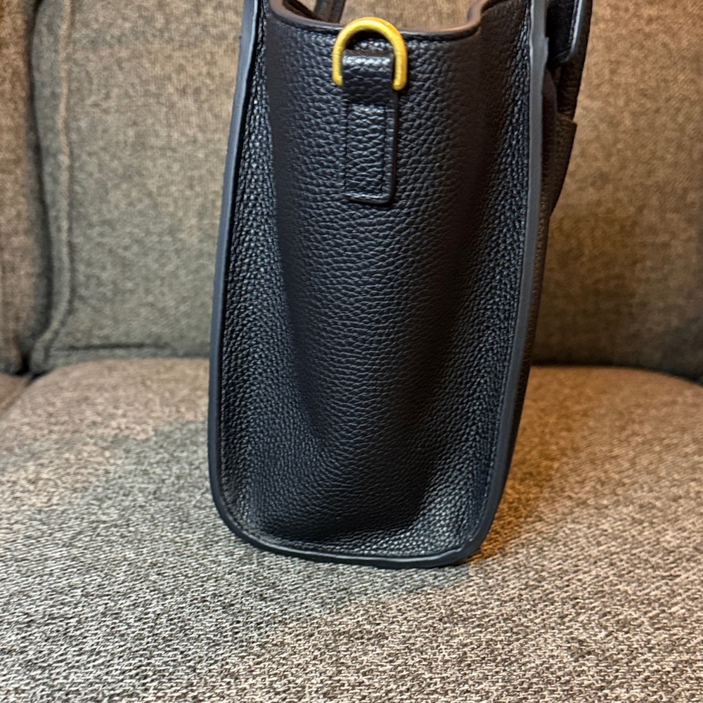 Elegant Black Handbag/Satchel - Picture 12 of 16
